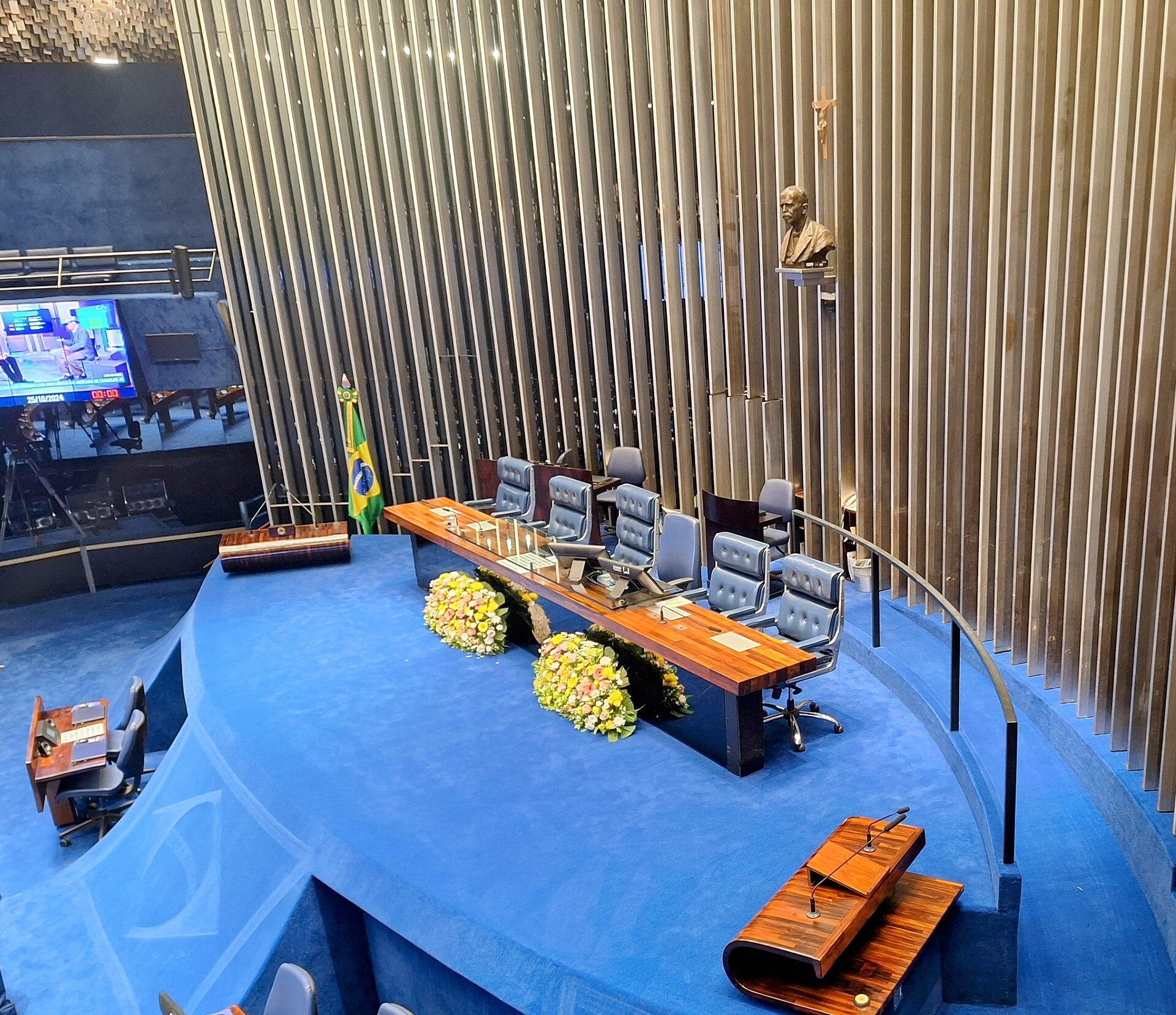 PEC 221/2019, que acaba com a escala 6x1, aguarda pauta no Plenário do Senado